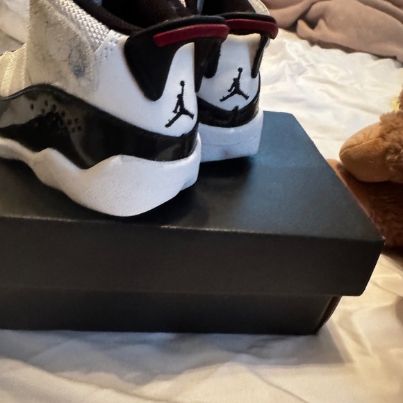 5c toddler Jordan’s - Picture 2 of 6